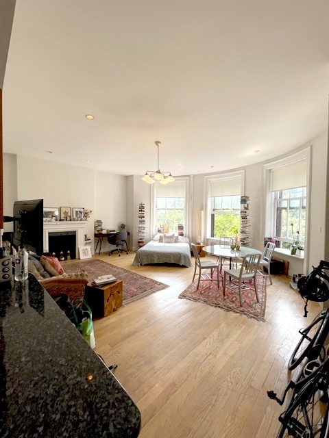 74 Riverside Drive, New York,  - Photo 1