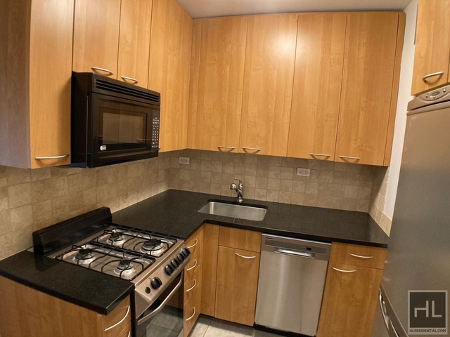 2 Bedrooms, Hell's Kitchen Rental in NYC for $5,500 - Photo 1