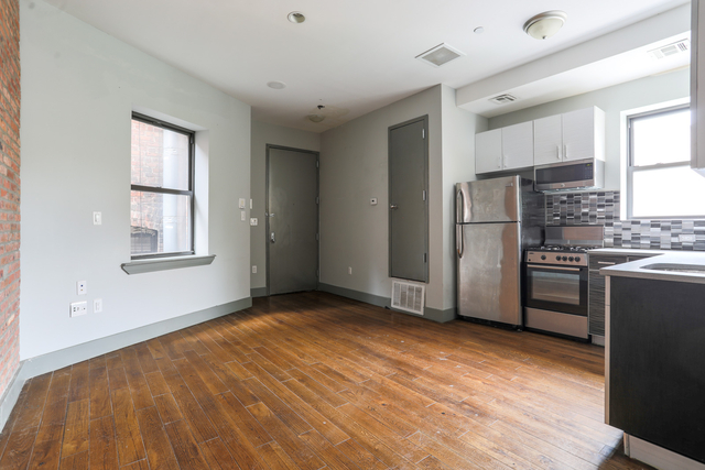 3 Bedrooms, Crown Heights Rental in NYC for $2,800 - Photo 1