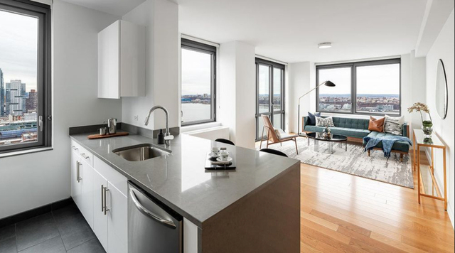 2 Bedrooms, Hell's Kitchen Rental in NYC for $5,490 - Photo 1