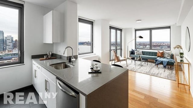 3 Bedrooms, Hell's Kitchen Rental in NYC for $7,595 - Photo 1