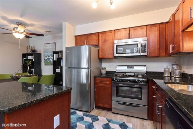 3 Bedrooms, Wheeling Rental in Chicago, IL for $2,015 - Photo 1