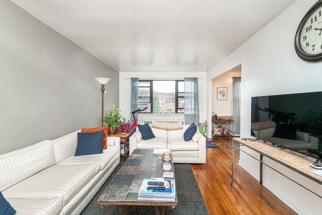2 Bedrooms, Woodside Rental in NYC for $2,200 - Photo 1