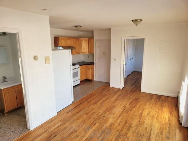 2 Bedrooms, Rego Park Rental in NYC for $2,350 - Photo 1