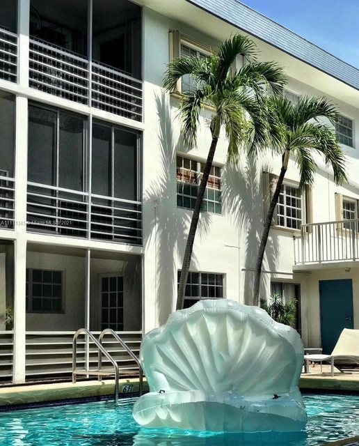 2 Bedrooms, Village of Key Biscayne Rental in Miami, FL for $3,900 - Photo 1