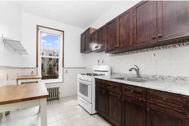 2 Bedrooms, Sunset Park Rental in NYC for $2,200 - Photo 1