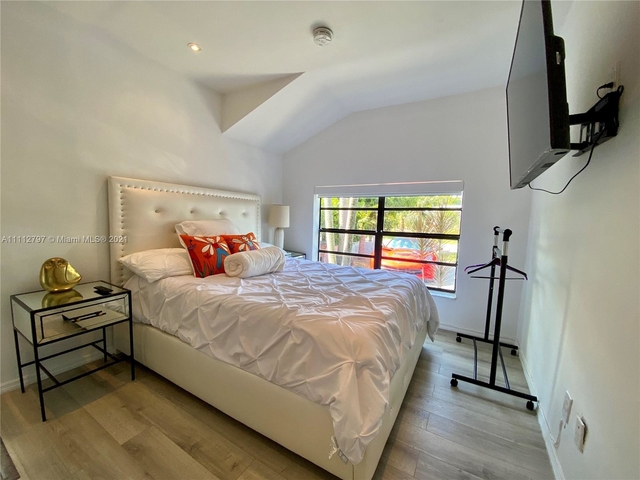 1 Bedroom, Isle of Normandy Ocean Side Rental in Miami, FL for $2,500 - Photo 1
