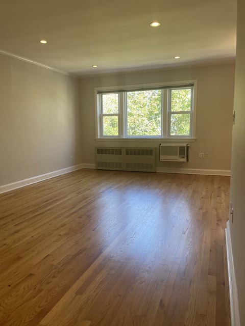 2 Bedrooms, Oakland Gardens Rental in Long Island, NY for $2,100 - Photo 1