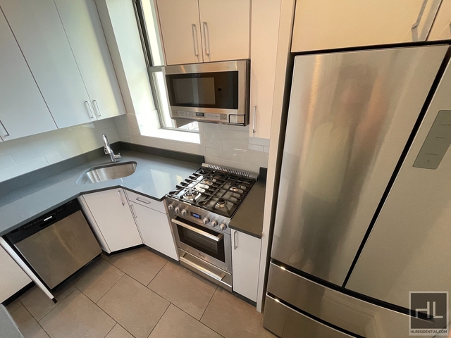 2 Bedrooms, Lincoln Square Rental in NYC for $6,100 - Photo 1