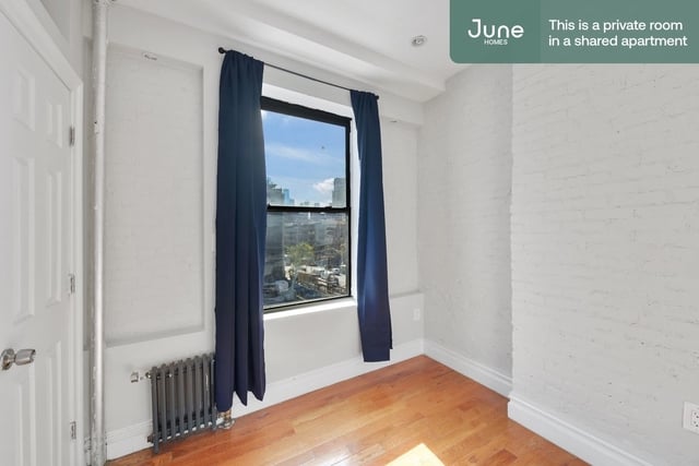 Room, Hell's Kitchen Rental in NYC for $1,900 - Photo 1