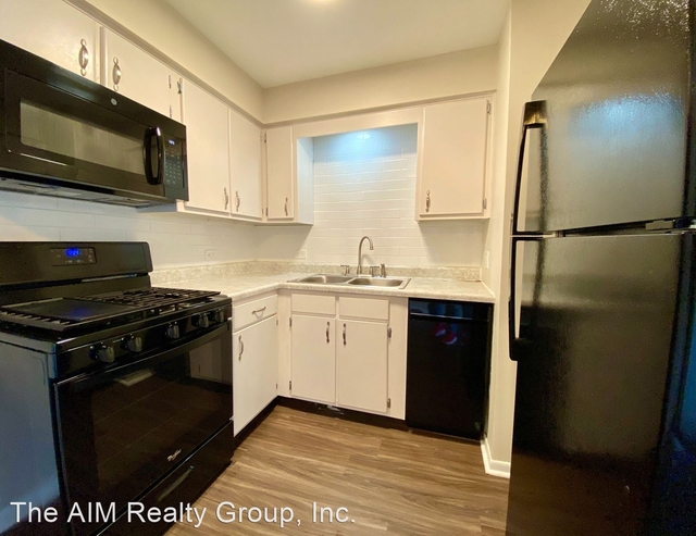2 Bedrooms, York Rental in Chicago, IL for $1,595 - Photo 1