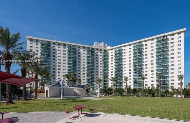 1 Bedroom, Golden Shores Ocean Boulevard Estates Rental in Miami, FL for $3,800 - Photo 1
