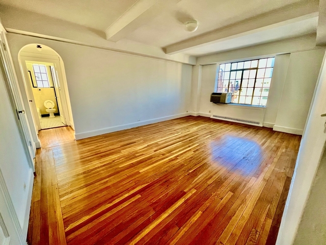 1 Bedroom, West Village Rental in NYC for $7,995 - Photo 1