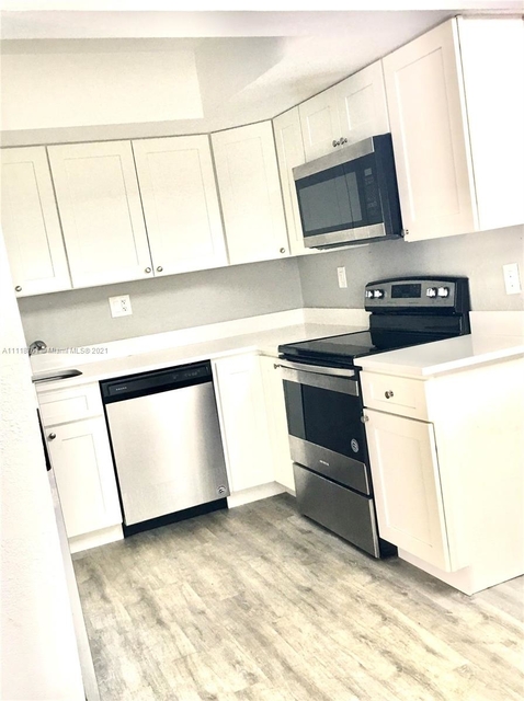 2 Bedrooms, Habitat Condominiums Rental in Miami, FL for $1,690 - Photo 1