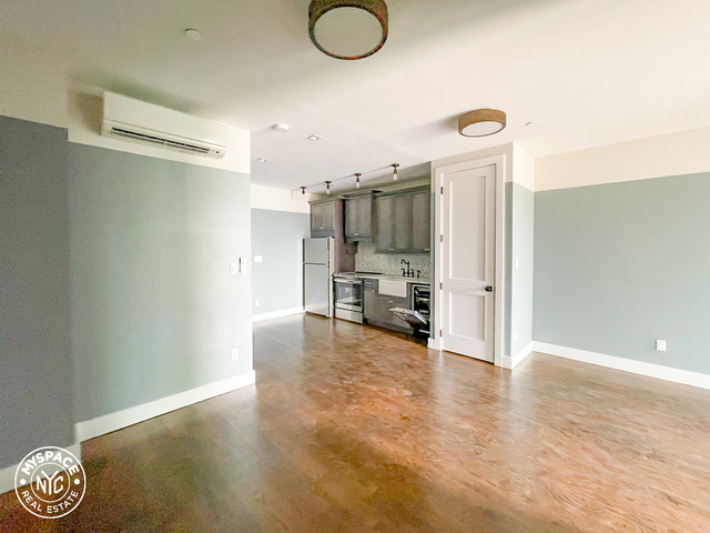 3 Bedrooms, Williamsburg Rental in NYC for $6,599 - Photo 1