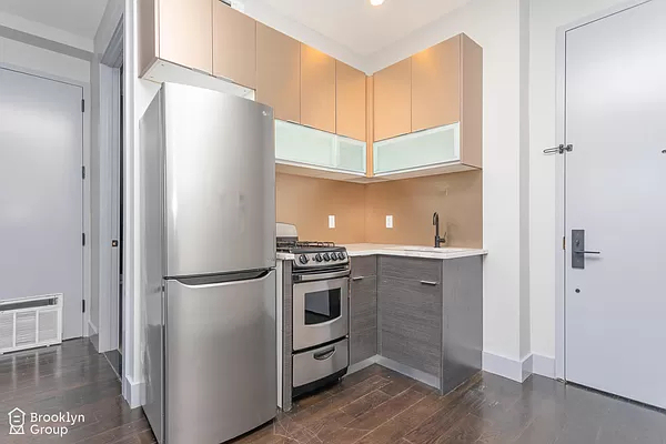 56 Box Street - Photo 1