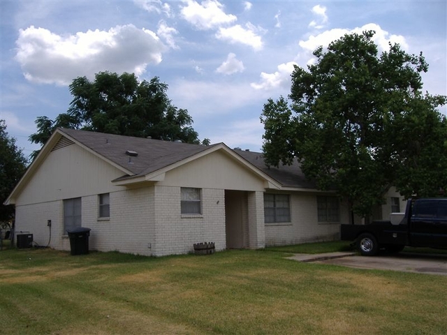 2 Bedrooms, Southwood Valley Rental in Bryan-College Station Metro Area, TX for $800 - Photo 1