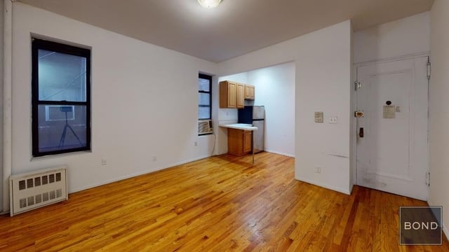 2 Bedrooms, Yorkville Rental in NYC for $3,200 - Photo 1