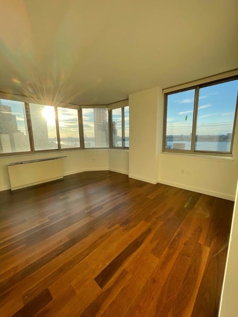 2 Bedrooms, Hudson Yards Rental in NYC for $5,495 - Photo 1
