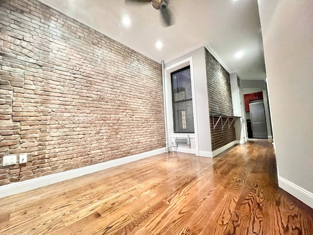 3 Bedrooms, Yorkville Rental in NYC for $6,200 - Photo 1