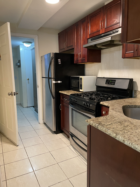 3 Bedrooms, Long Island City Rental in NYC for $2,750 - Photo 1