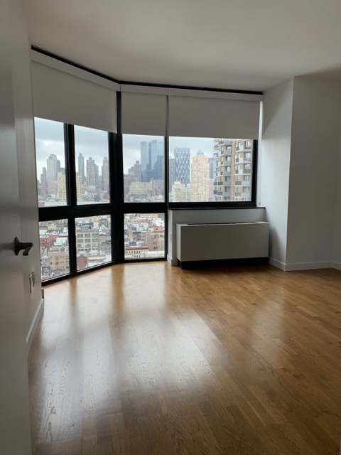 3 Bedrooms, Hudson Yards Rental in NYC for $5,900 - Photo 1