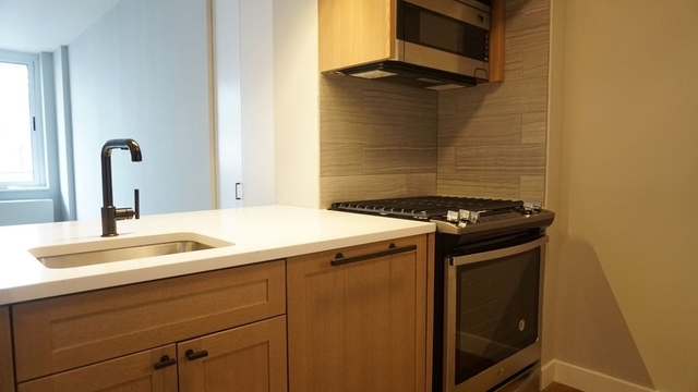 Studio, Hell's Kitchen Rental in NYC for $3,495 - Photo 1