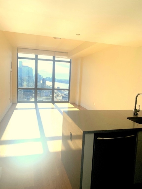 1 Bedroom, Hell's Kitchen Rental in NYC for $3,795 - Photo 1