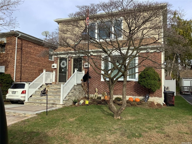 3 Bedrooms, Lynbrook Rental in Long Island, NY for $3,650 - Photo 1
