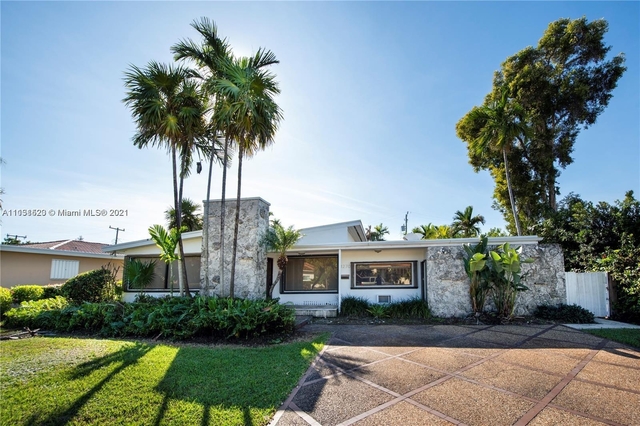 5 Bedrooms, Bay Harbor Islands Rental in Miami, FL for $9,500 - Photo 1