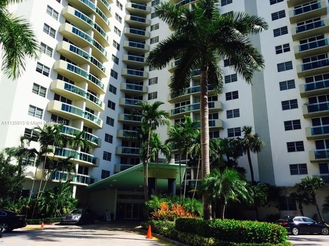 1 Bedroom, Hollywood Beach - Quadoman Rental in Miami, FL for $2,500 - Photo 1