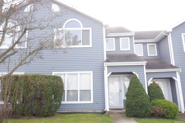 3 Bedrooms, Middle Island Rental in Long Island, NY for $3,300 - Photo 1
