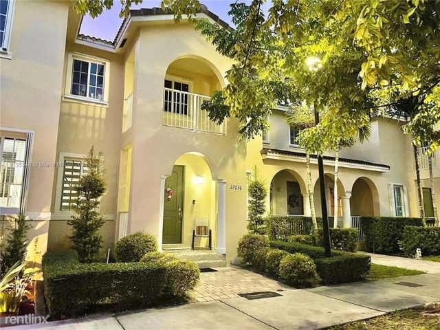 3 Bedrooms, Mandarin Lakes Rental in Miami, FL for $2,600 - Photo 1