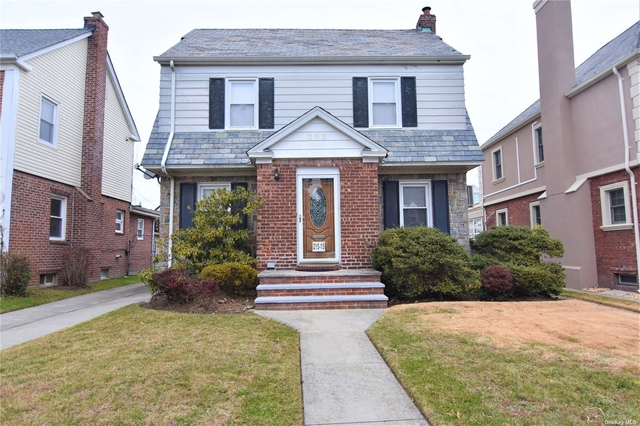 3 Bedrooms, Bayside Rental in Long Island, NY for $3,650 - Photo 1