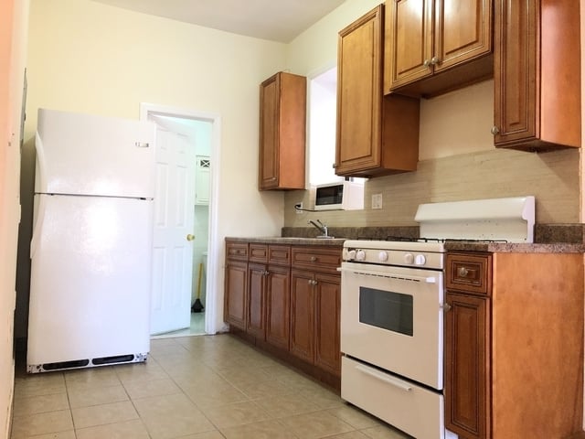 2 Bedrooms, Bay Ridge Rental in NYC for $2,050 - Photo 1