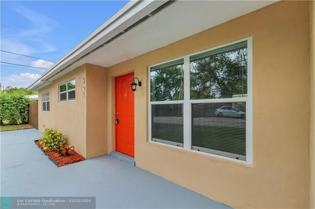3 Bedrooms, Oakland Park Rental in Miami, FL for $4,300 - Photo 1