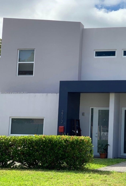 3 Bedrooms, South Bay Estates Rental in Miami, FL for $4,250 - Photo 1