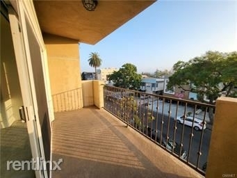3 Bedrooms, South Robertson Rental in Los Angeles, CA for $4,000 - Photo 1