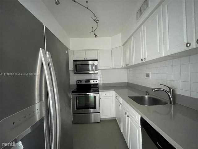 1 Bedroom, West Avenue Rental in Miami, FL for $2,800 - Photo 1