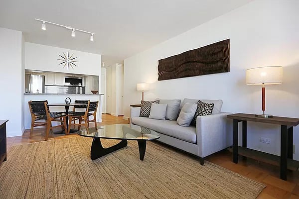 1 Bedroom, Turtle Bay Rental in NYC for $4,095 - Photo 1