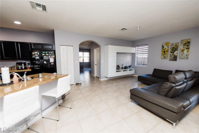 3 Bedrooms, Summerville Rental in Miami, FL for $3,100 - Photo 1
