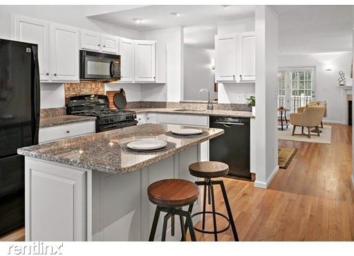 3 Bedrooms, Hingham Rental in Boston, MA for $4,500 - Photo 1