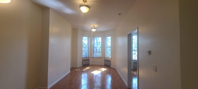 3 Bedrooms, Bay Ridge Rental in NYC for $2,500 - Photo 1