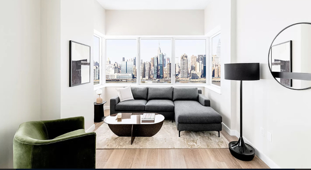 2 Bedrooms, Hunters Point Rental in NYC for $4,000 - Photo 1