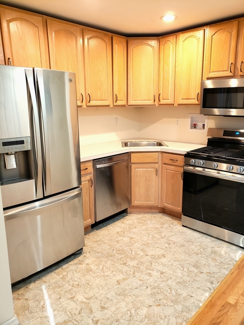 2 Bedrooms, Forest Hills Rental in NYC for $2,650 - Photo 1