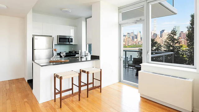 2 Bedrooms, Hunters Point Rental in NYC for $4,721 - Photo 1