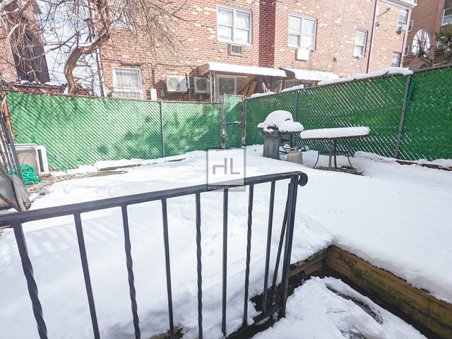 2 Bedrooms, Gravesend Rental in NYC for $1,600 - Photo 1
