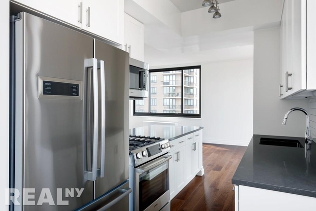 3 Bedrooms, Yorkville Rental in NYC for $12,925 - Photo 1