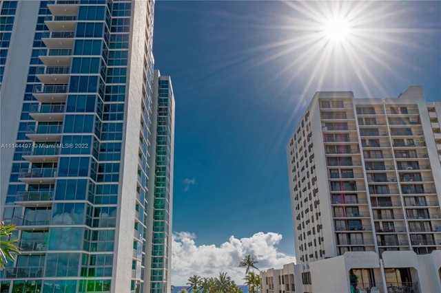 2 Bedrooms, Oceanfront Rental in Miami, FL for $2,950 - Photo 1