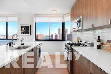 2 Bedrooms, Yorkville Rental in NYC for $5,252 - Photo 1